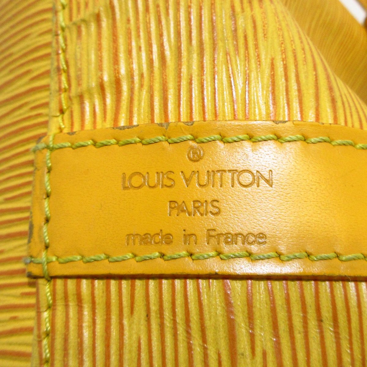 LOUIS VUITTON(ルイヴィトン) ショルダーバッグ エピ プチ・ノエ