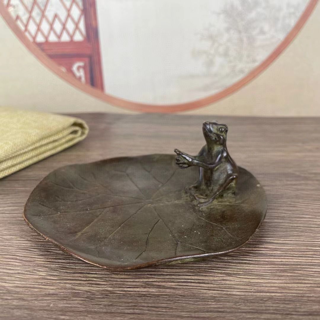 香立・香皿 香立 蓮に蛙 蓮の葉に蛙のかわいい