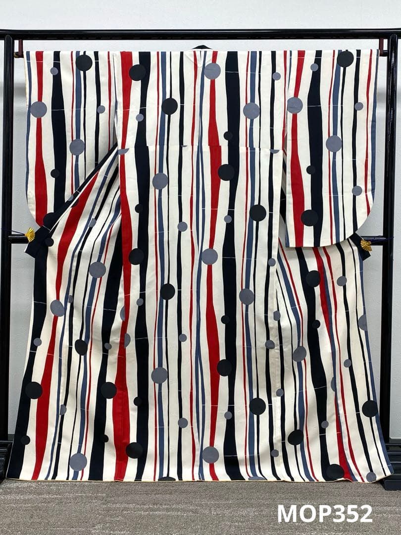 2尺袖 ポリエステル着物 紋意匠 個性的 ドット 袴向き