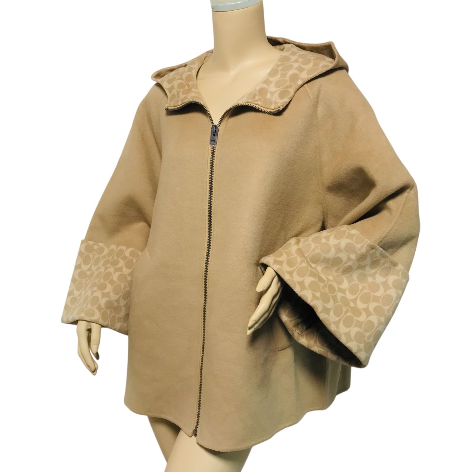 COACH コーチ レディース 袖口裏地シグネチャー総柄 フード付き フルジップ ウール ケープ ML コート 秋冬物 アウター ジャケット ブランド カジュアル