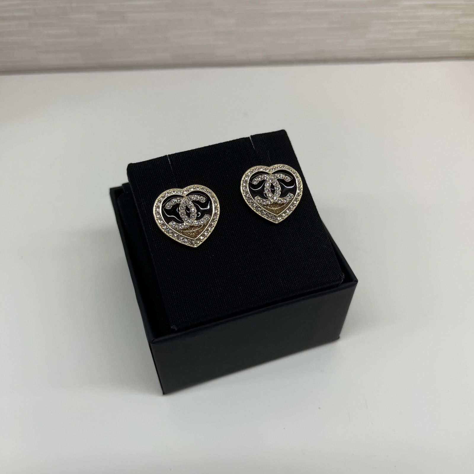 シャネル ブラック クリスタル ピアス ゴールド メタル ABB664 シャネル ブラック クリスタル ピアス ゴールド メタル ABB664