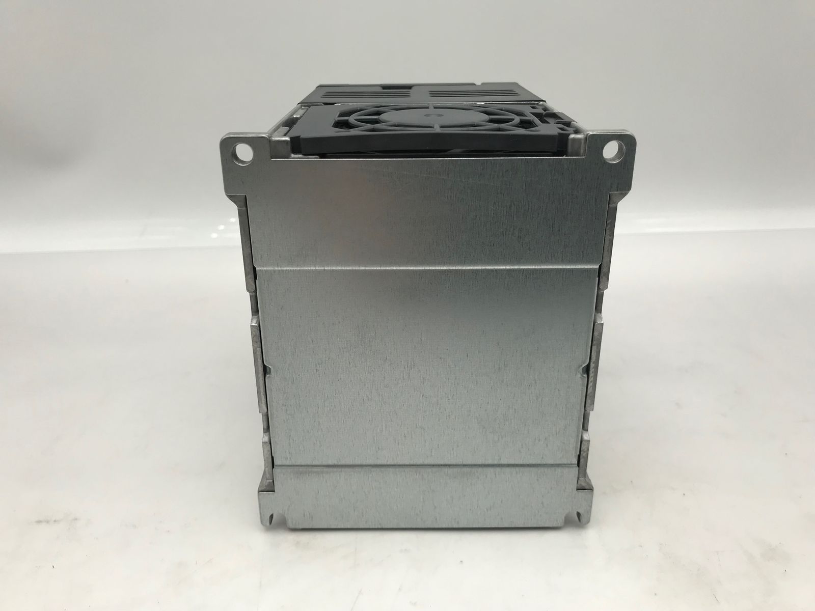未使用】〇MITSUBISHI/三菱電機 三相200V汎用インバータ FREQROL 未使用】〇MITSUBISHI/三菱電機 三相200V汎用インバータ FREQROL