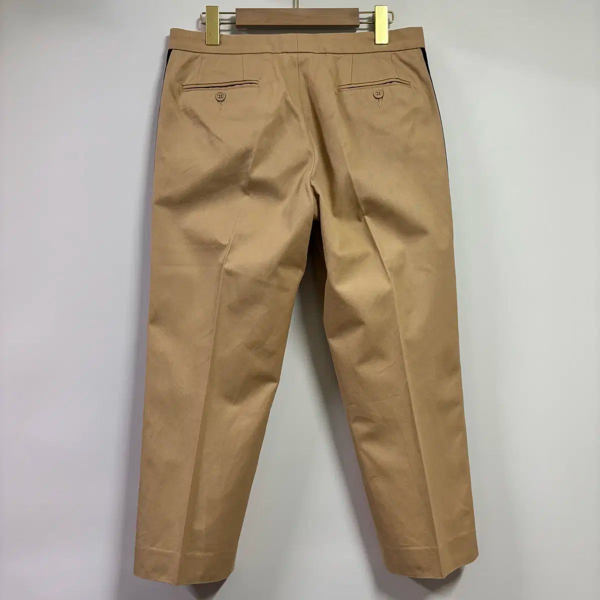 48 エンジェルズ サイドライン クロップド チノ パンツ