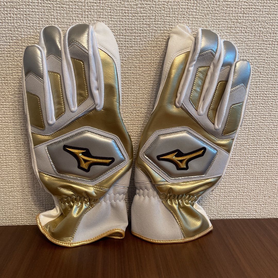 MIZUNO - 【直営店限定モデル】梶谷選手使用　ミズノプロ走塁用手袋 直営店限定モデル】梶谷選手使用 ミズノプロ走塁用手袋 - メルカリ