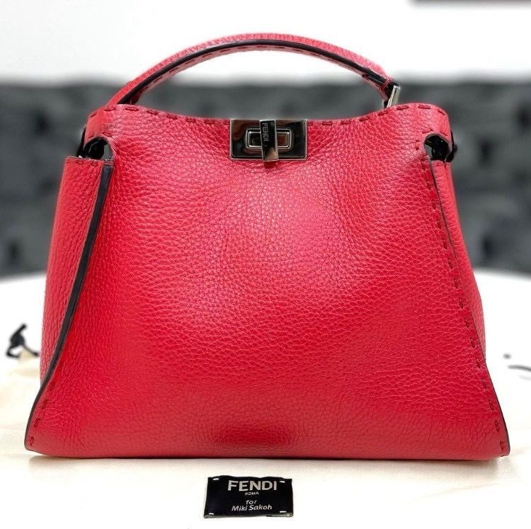 赤 クオイオローマ