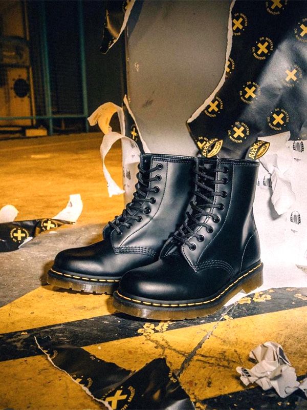 日本正規販売店 DR.MARTENS