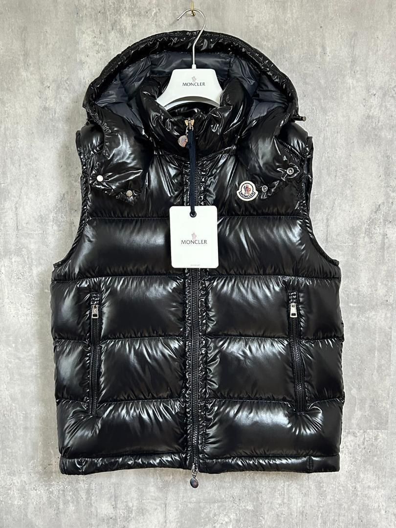 本物保証 MONCLER BORMES ボルム ダウンベスト TG1～TG5 ブラック色 M～XXLサイズ 人気モデル