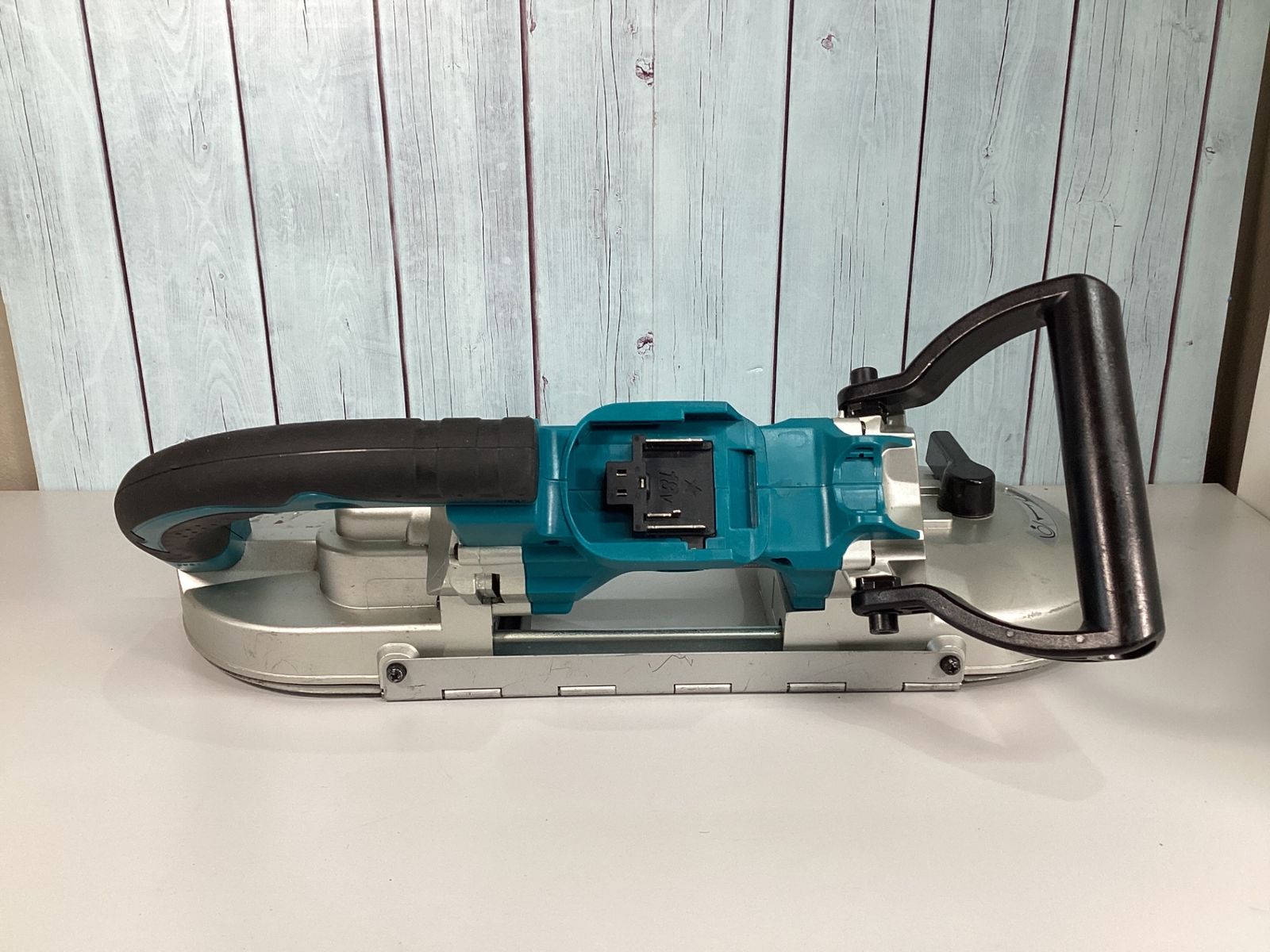 makita コードレスバンドソー