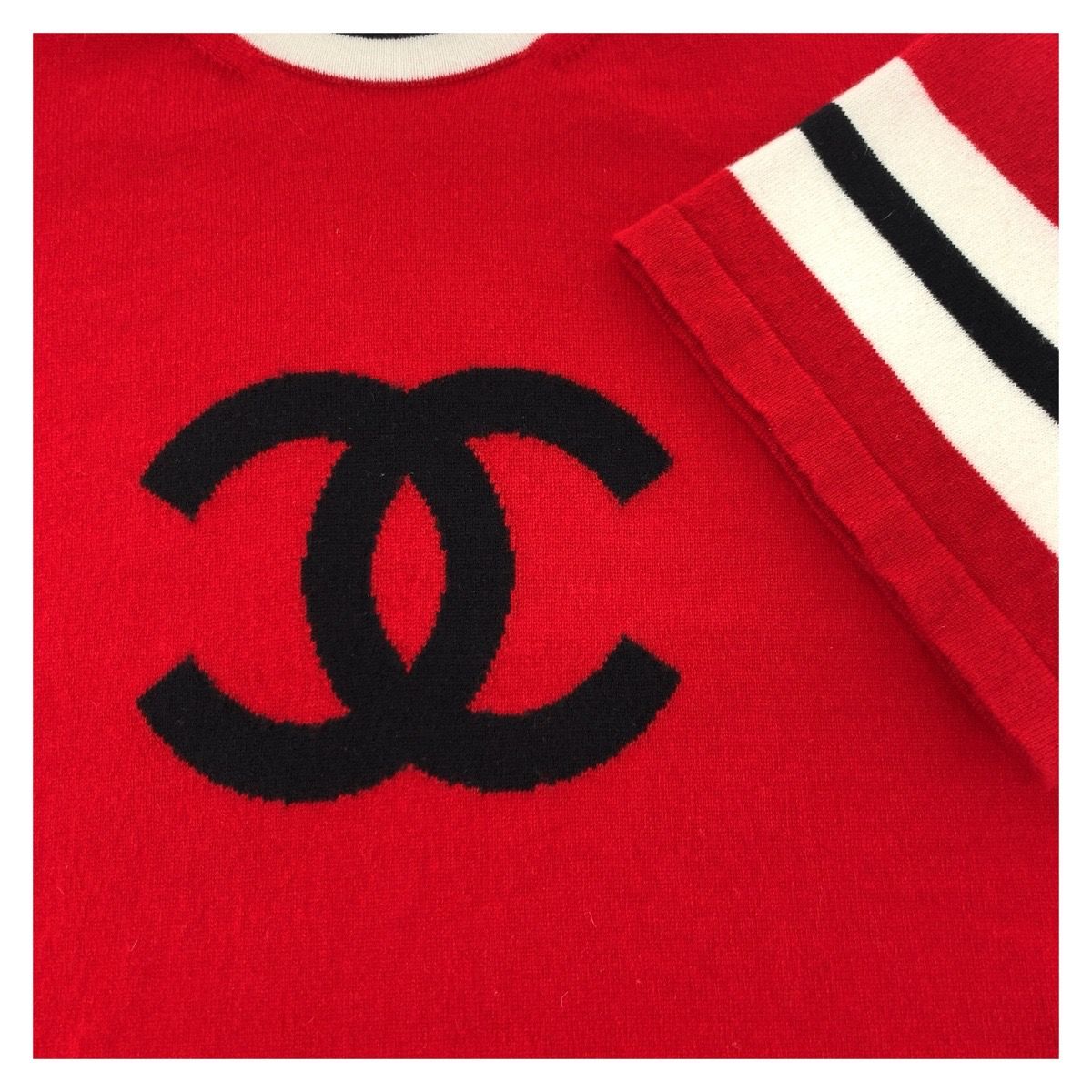 CHANEL カシミヤ100% ココマーク刺繍 肩ココマーク金ボタン レッド CHANEL(シャネル) ココマークボタンカシミヤニットP40296K02905