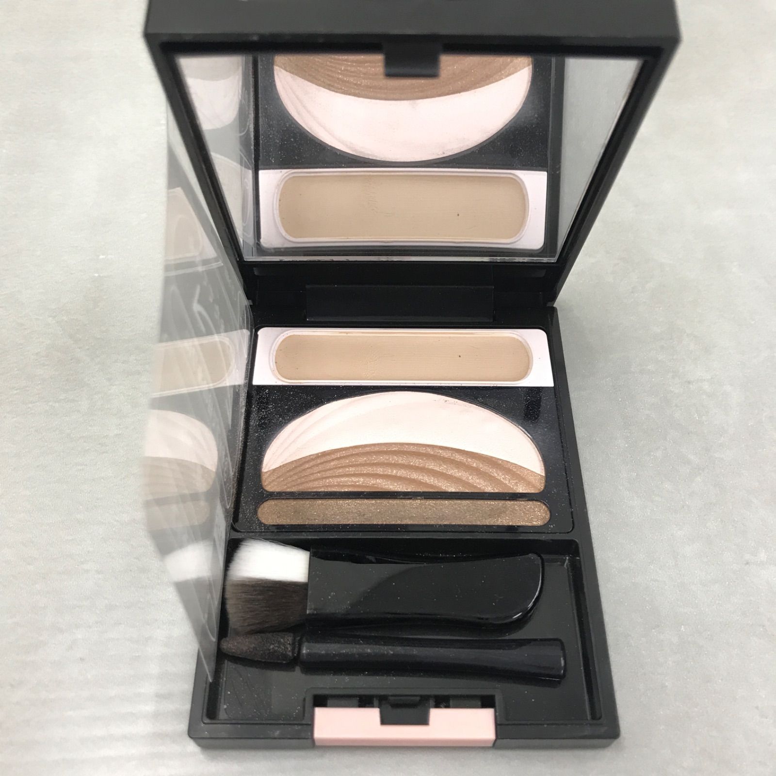 オーブ クチュール ブライトアップアイズ 533 ブラウン系&ブラシ