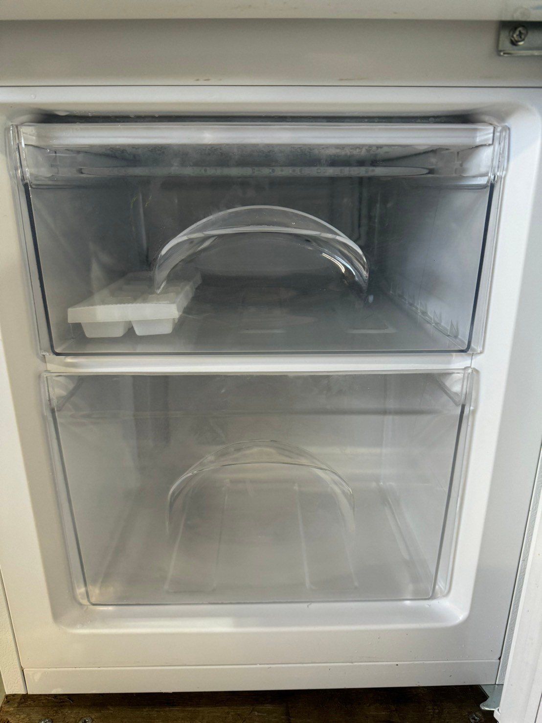 大阪送料無料★3か月保障付き★冷蔵庫★2021年★NTR-106WH★R-223 大阪送料無料☆3か月保障付き☆冷蔵庫☆2ドア☆2021年☆ニトリ☆NTR