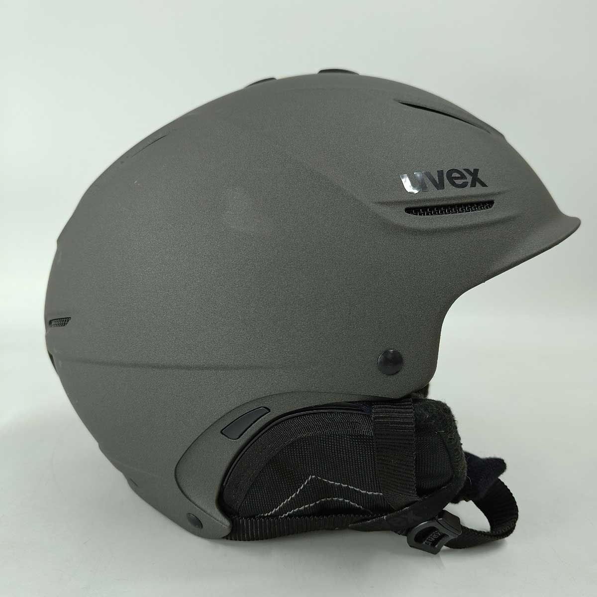 uvex スキー・スノーボードヘルメット グレー　新品 uvex スキー用ヘルメット グレー 通気孔付き ヘルメット