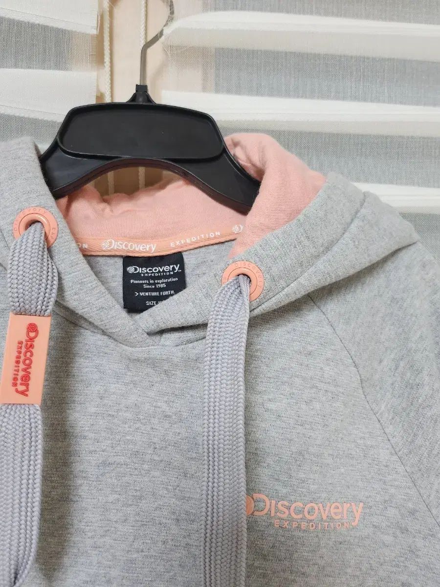 DISCOVERY グレー フード付きTシャツ