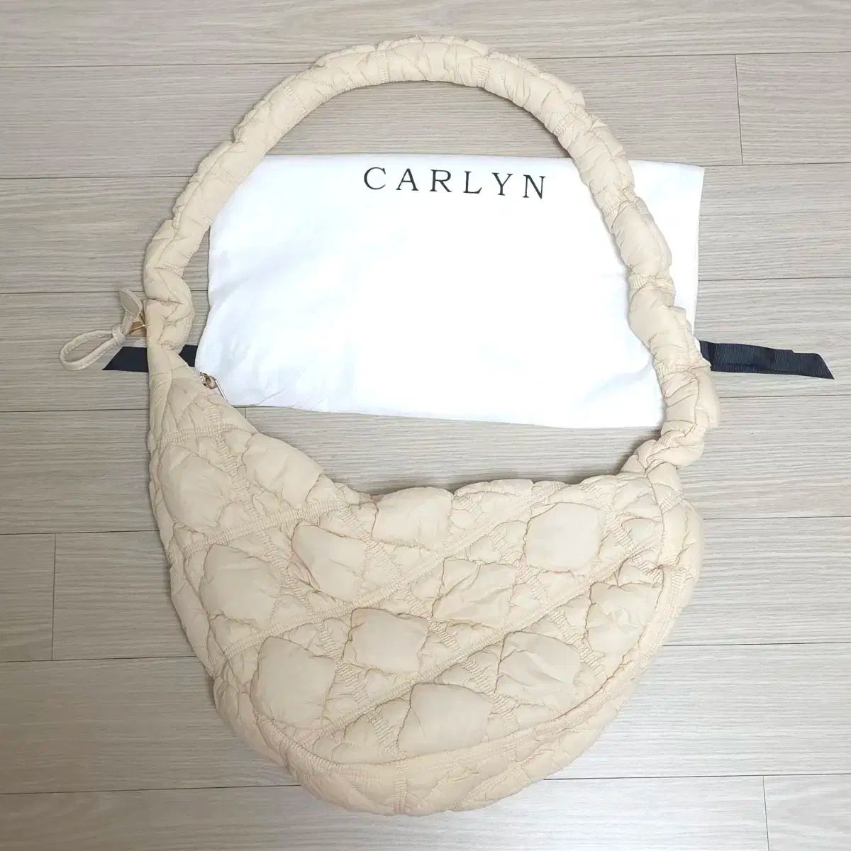 無料配送◆CARLYN (カーリン)◆ Paisley Cozy L バッグ Carlyn Paisley Cozy bag มาแล้วค่า ตามคำเรียกร้องงง มี 2 size