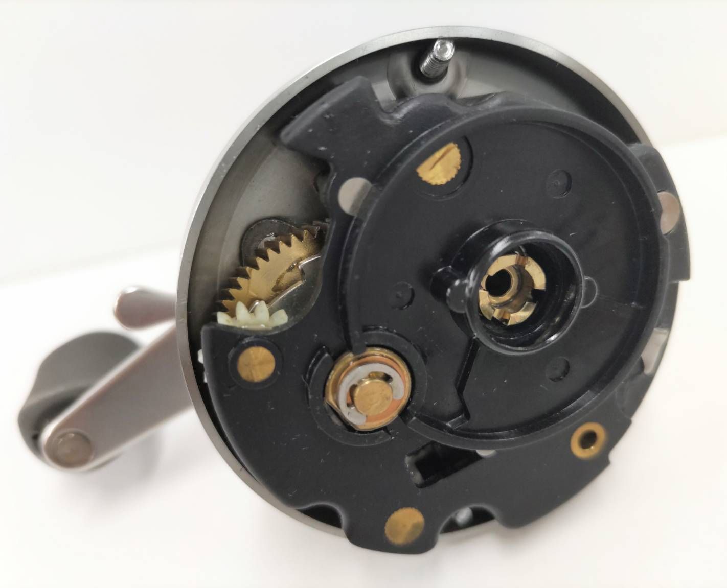 シマノ 05カルカッタ 200（01）バス　雷魚　シーバス　ロックフィッシュ 春爆セール！】【極良品】シマノ 05カルカッタ 200（01）バス ナマズ