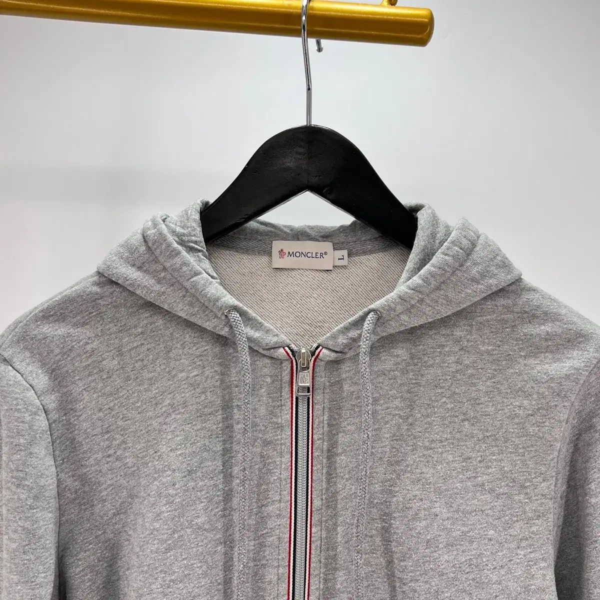 L サイズ MONCLER(モンクレール) ロゴワッペン フード付き