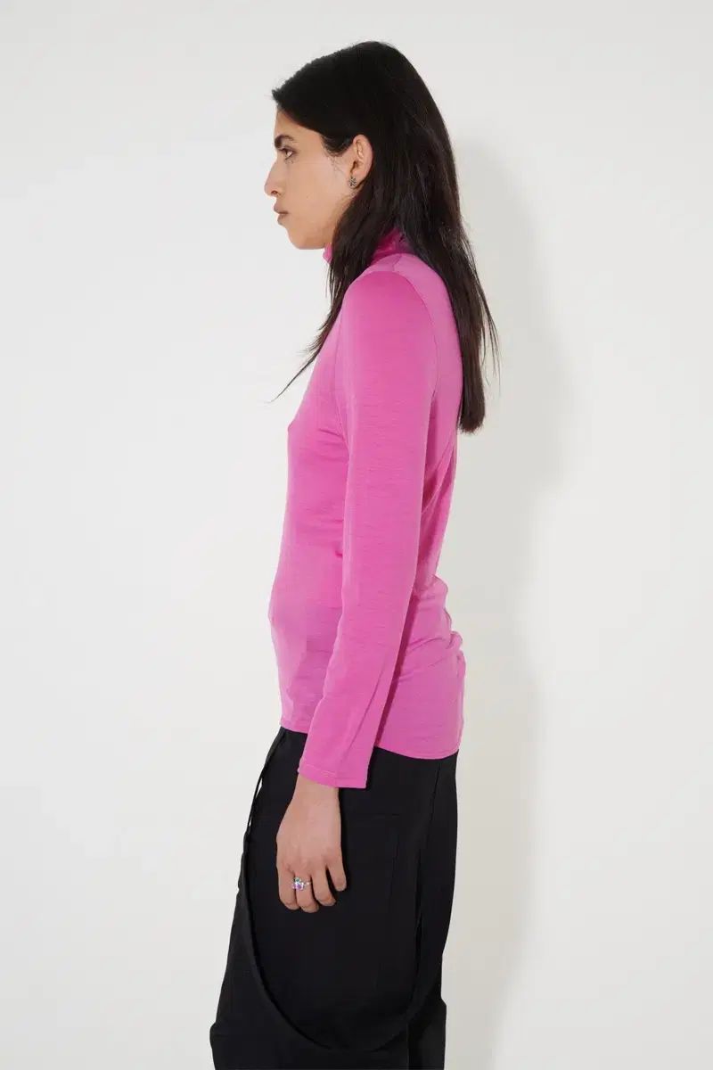 ほウレガシ アーチ タートルネック コットン Tシャツ ピンク サイズ 36 WWW_OLIVIERBERNSTEIN_COM