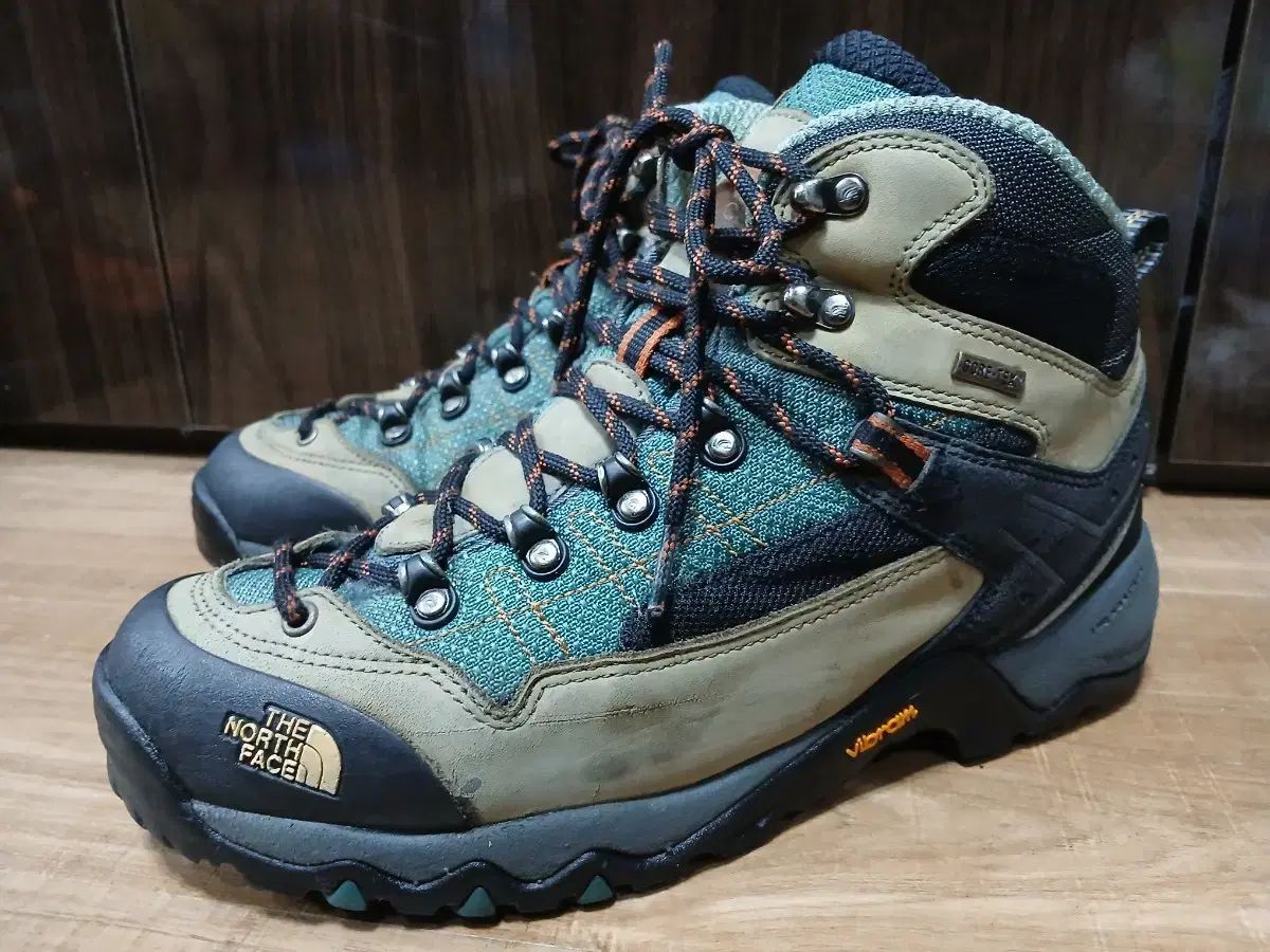 THE NORTH FACE ザノースフェイス 登山靴 GORE-TEX ゴアテックス Vibram 窓 275mm