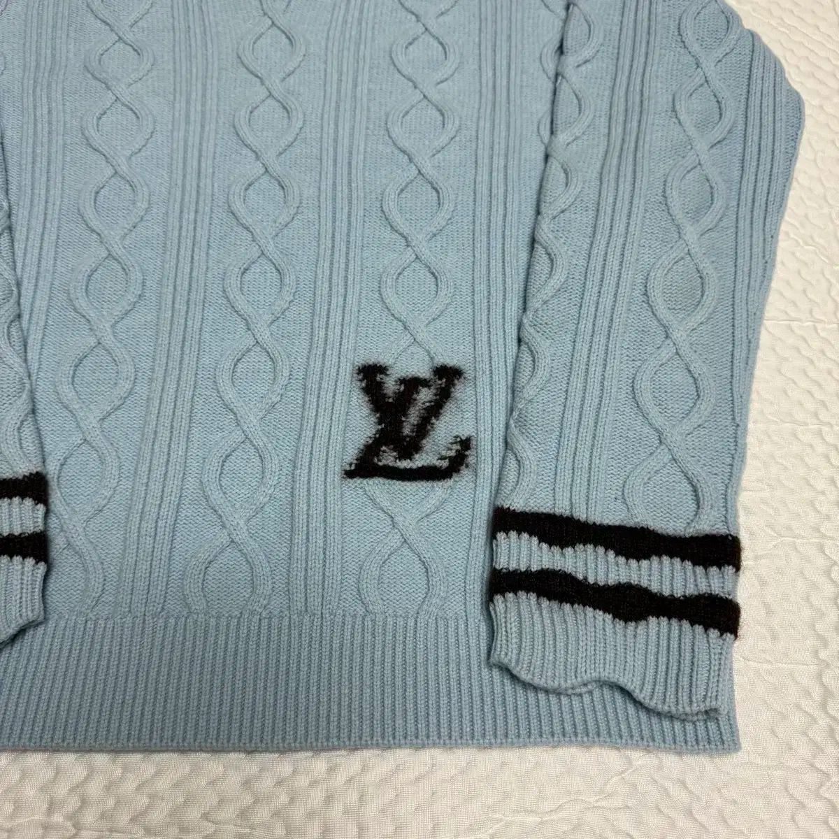 Louis Vuitton(ルイヴィトン) メンズ Vネック ケーブル ニット