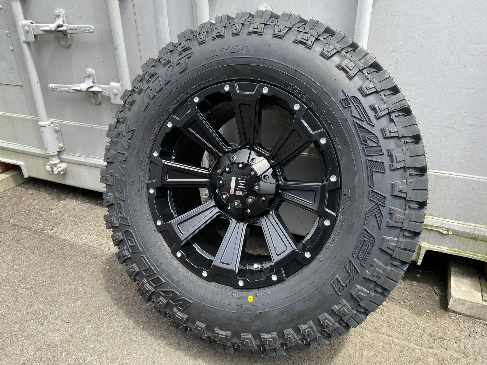 ファルケン WILDPEAK M/T01 265/70R17 タイヤホイール 新品4本