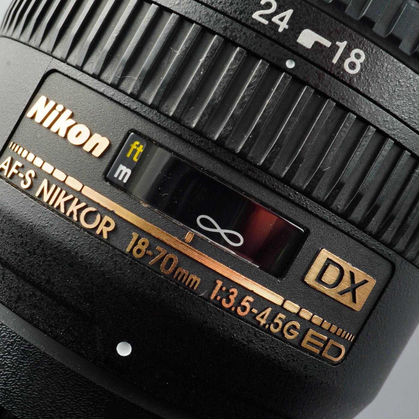 Nikon ニコン AF-S DX NIKKOR 18-70mm F/3.5-4.5 G ED ズームレンズ