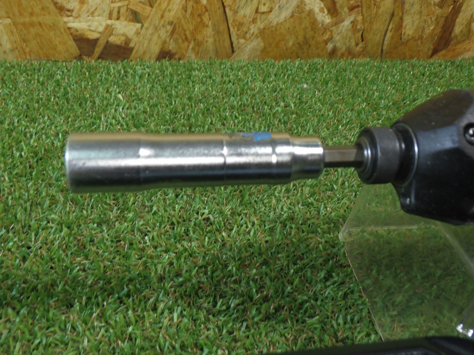 軽くてコンパクト バッテリー 充電器付き マキタ ペンインパクトドライバー TD022D 品