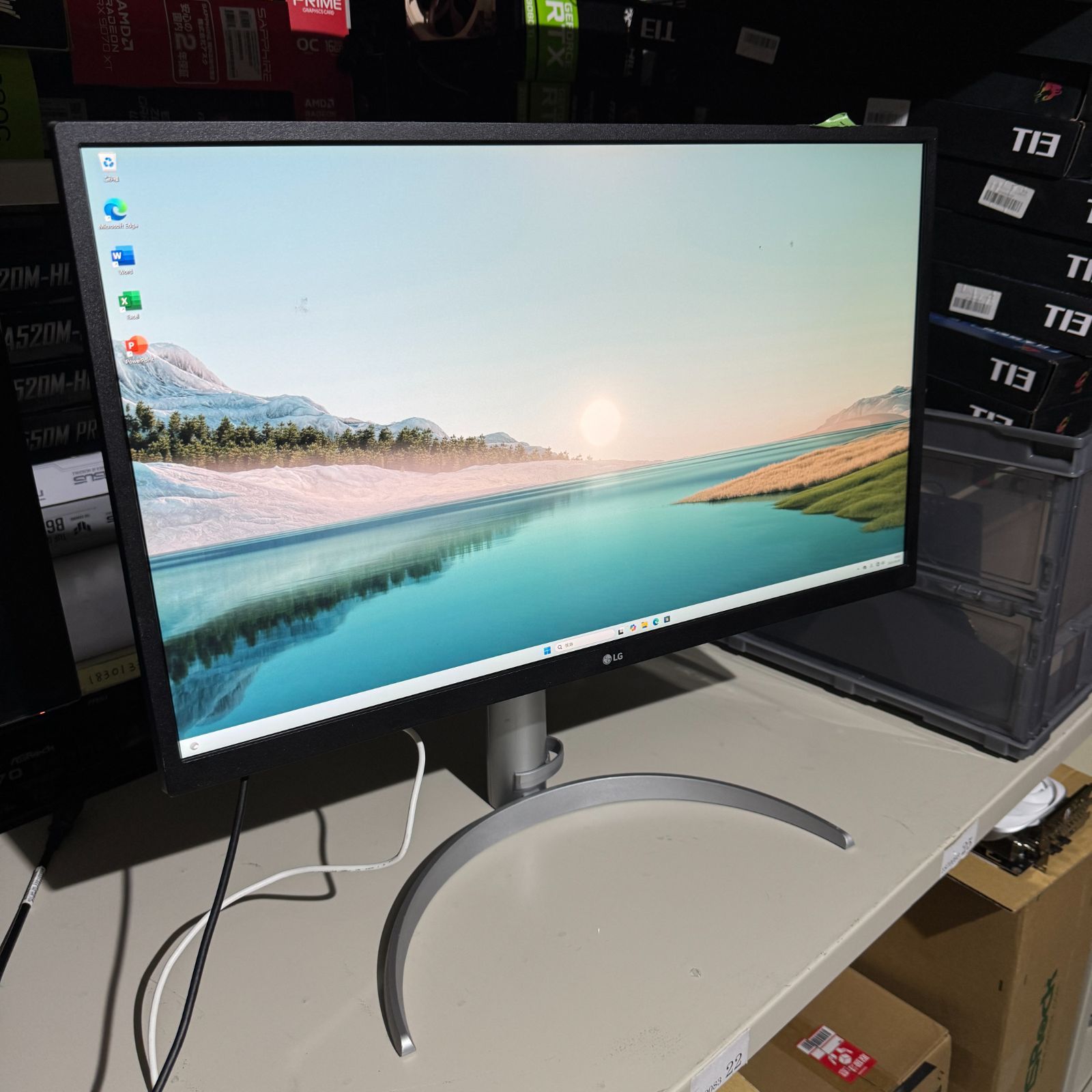 LG 4Kモニター 27UP550N-W 27型① 【公式通販】