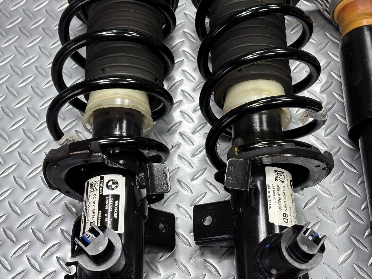 送料無料【走行少】A90/91系 トヨタ GRスープラ RZ 純正 サスキット