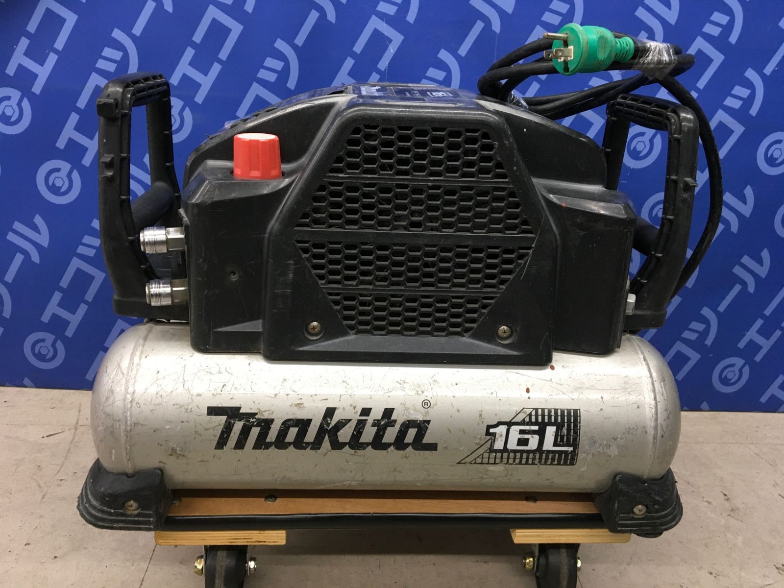 ジャンク マキタ コンプレッサー AC401XL☆タンクとカバーのみ