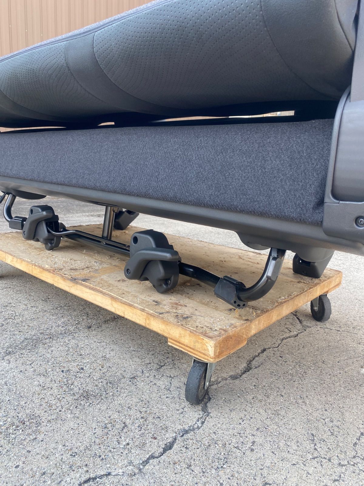 ハイエース セカンドシート 8型 FFCRYSTALESIA_COM