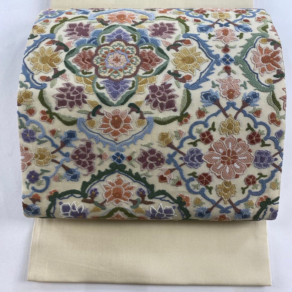 花柄ベトナム刺繍 ベージュ系 袋帯 袋帯 名品 関西仕立て 鳳凰 草花 金銀彩 刺繍 ベージュ お太鼓柄