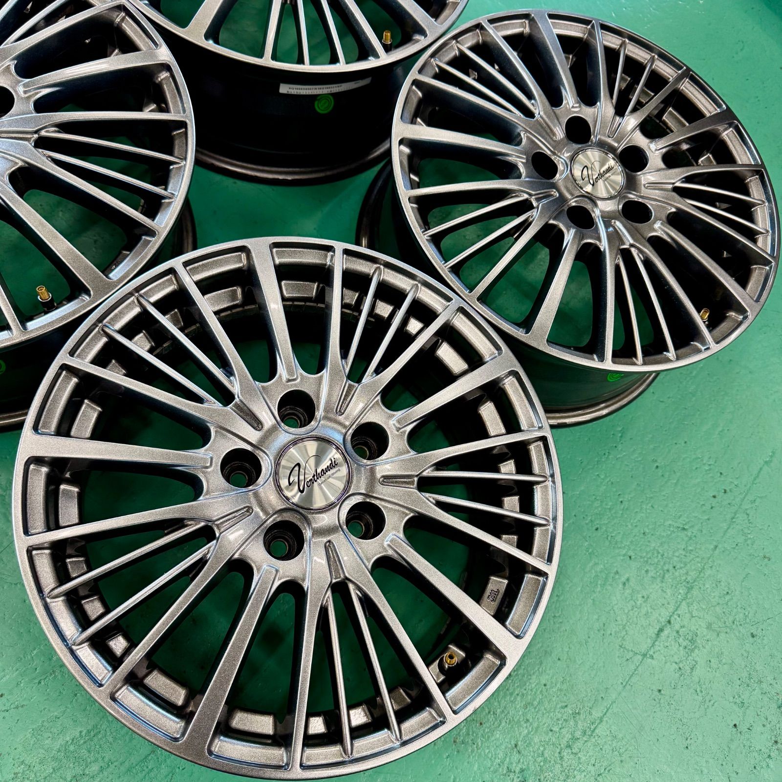 中古 Verthandi ヴェルザンディ YH-S25V アルミホイール 4本 中古 Verthandi ヴェルザンディ YH-S25V アルミホイール 4本