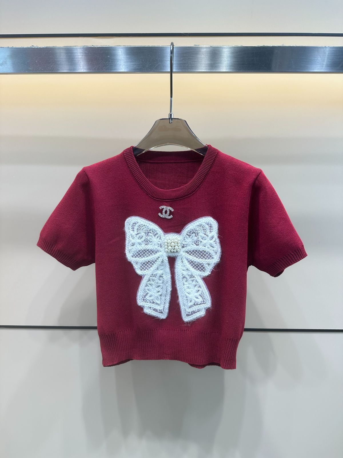 背中がとってもかわいい♪【CHANEL】Tシャツ 今日特価】Chanel シャネル 立体蝶ニット短袖 T シャツ-3 - メルカリ