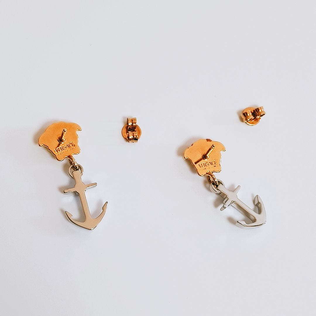 新品未使用】VERSACE アンカー メデューサピアス ゴールドシルバー