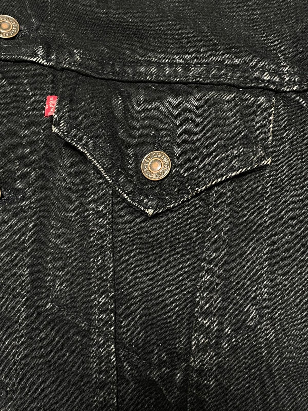 Levi's ブラックデニムジャケット マストバイの〈リーバイス〉「ブラックデニム」 手に入れるなら