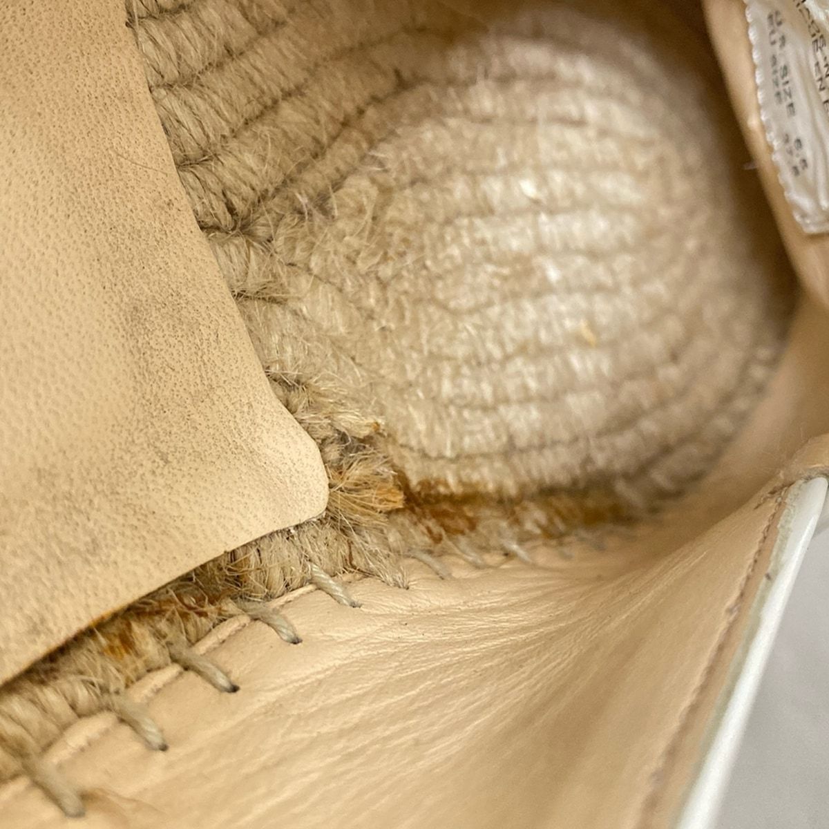 - ダークネイビー×白