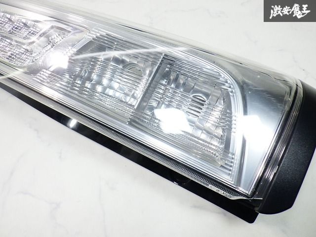 日産 セレナ C26 前期 純正 220-23438 LED テールランプ 左右 日産 セレナ C26 前期 純正 220-23438 LED テールランプ 左右