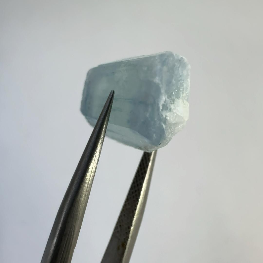 E24033】 アクアマリン 結晶 ベリル 緑柱石 単結晶 原石 天然石 鉱物 パワーストーン - メルカリ