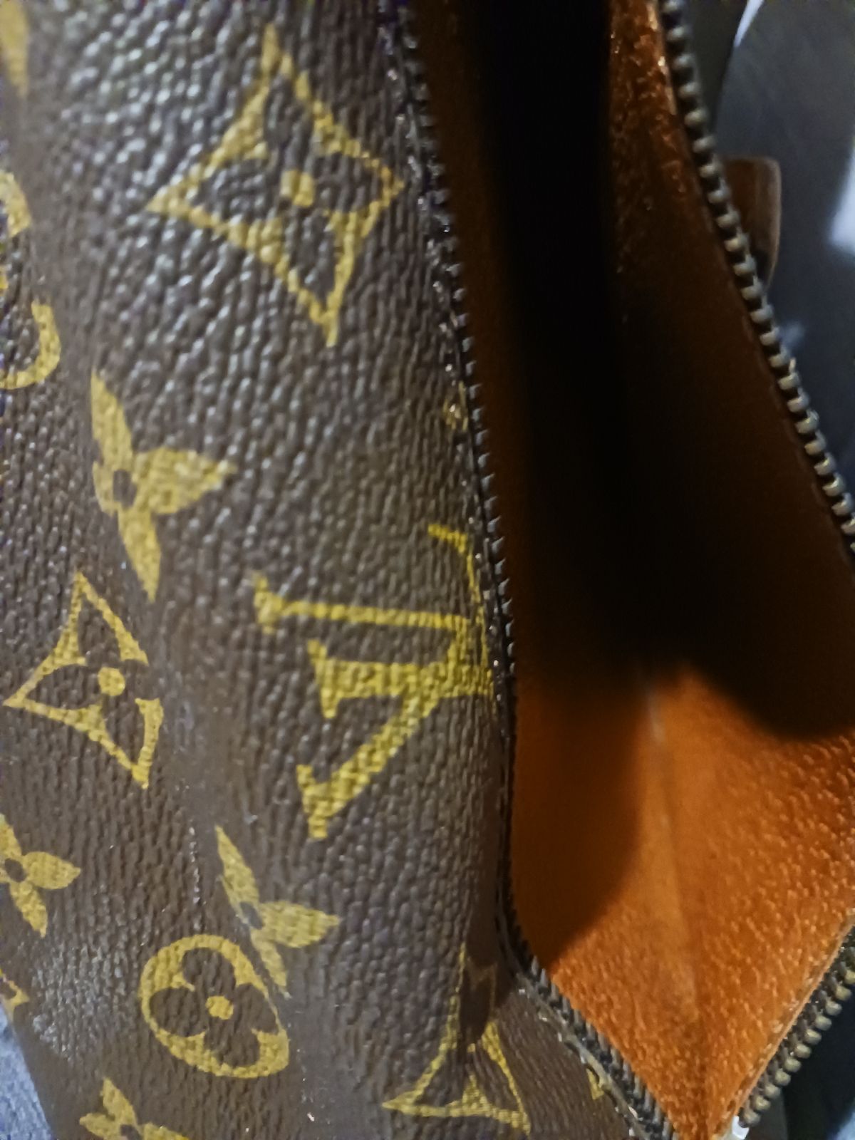 LOUIS VUITTON ルイヴィトン モノグラム クラッチバッグ（中古） 本物