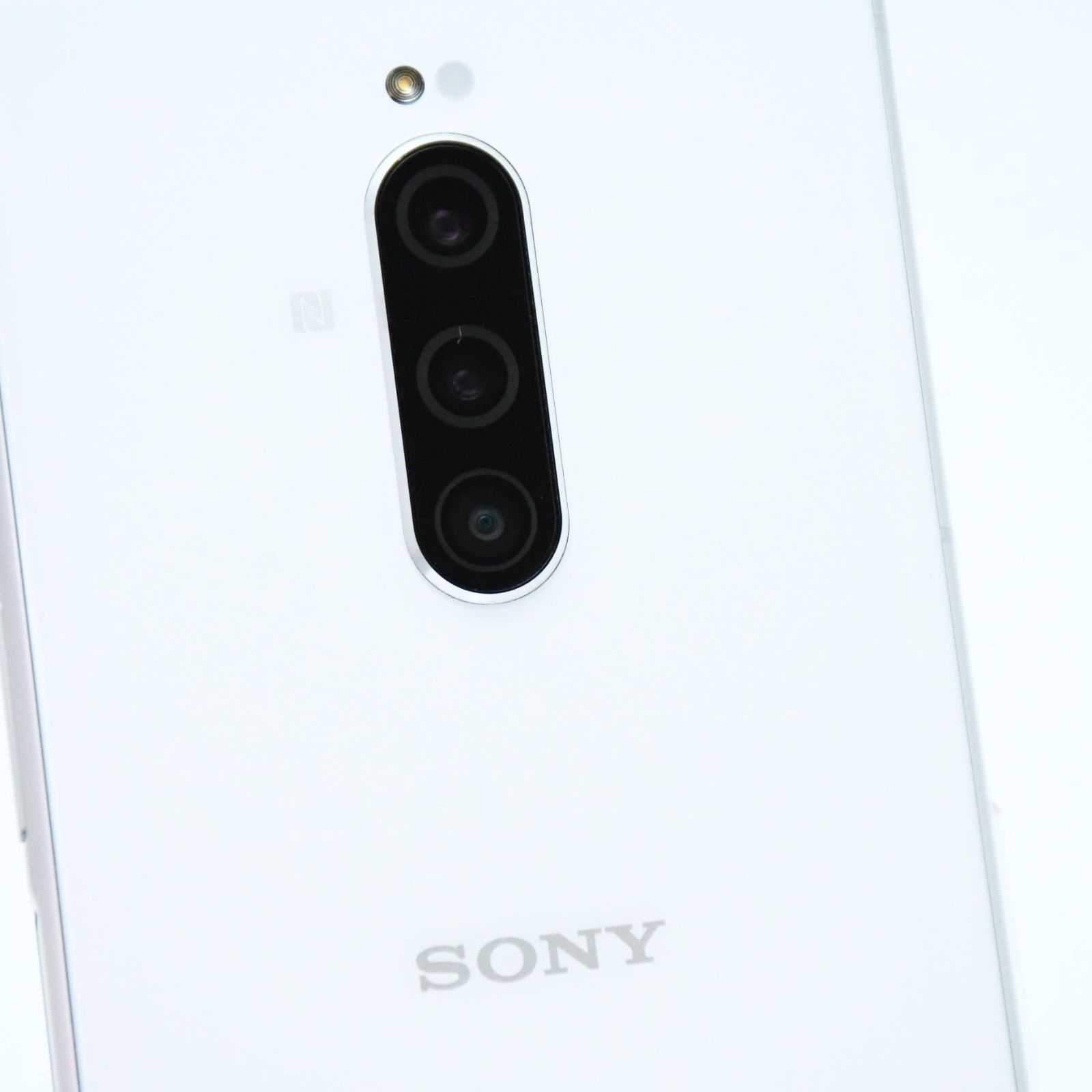 SIMフリー Xperia 8 SOV42 64GB ホワイト 電池良好 SIMフリー Xperia 8 SOV42 64GB ホワイト 電池良好 SIMフリー