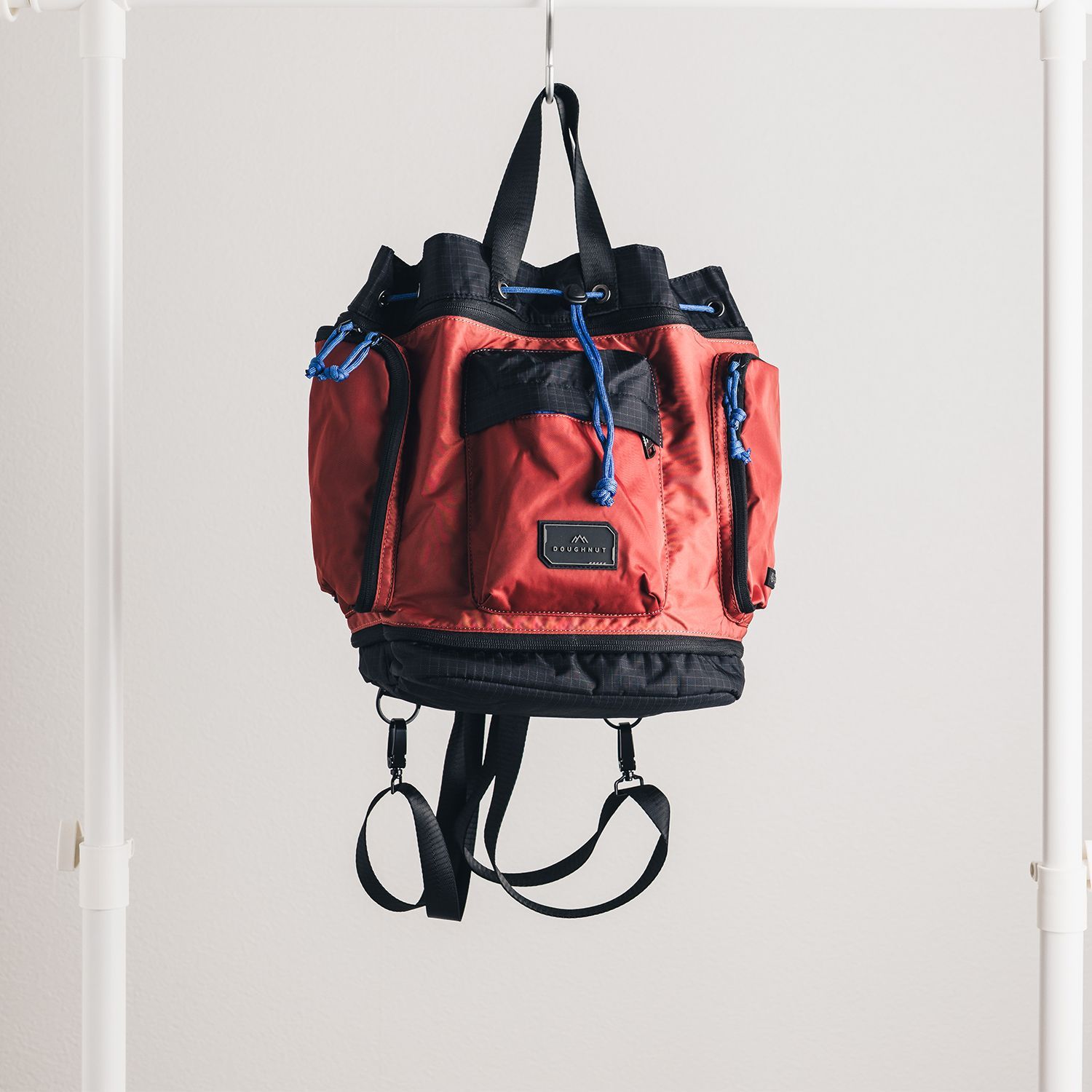 リュック バックパック デイパック 2WAY 3WAY ショルダーバッグ DOUGHNUT ドーナツ 13L 斜め掛け 撥水 アウトドア リサイクル素材 D344GS-000161