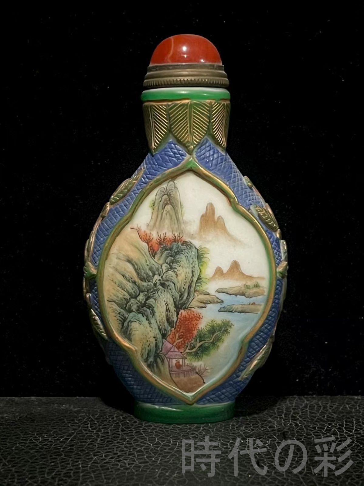 中国古美術 旧家蔵出 清代 琉璃 套料工芸 山水図 鼻煙壺 宝石蓋 金彩装飾 工芸品 骨董品 古玩 細工 縁起物 時代物 R07092101