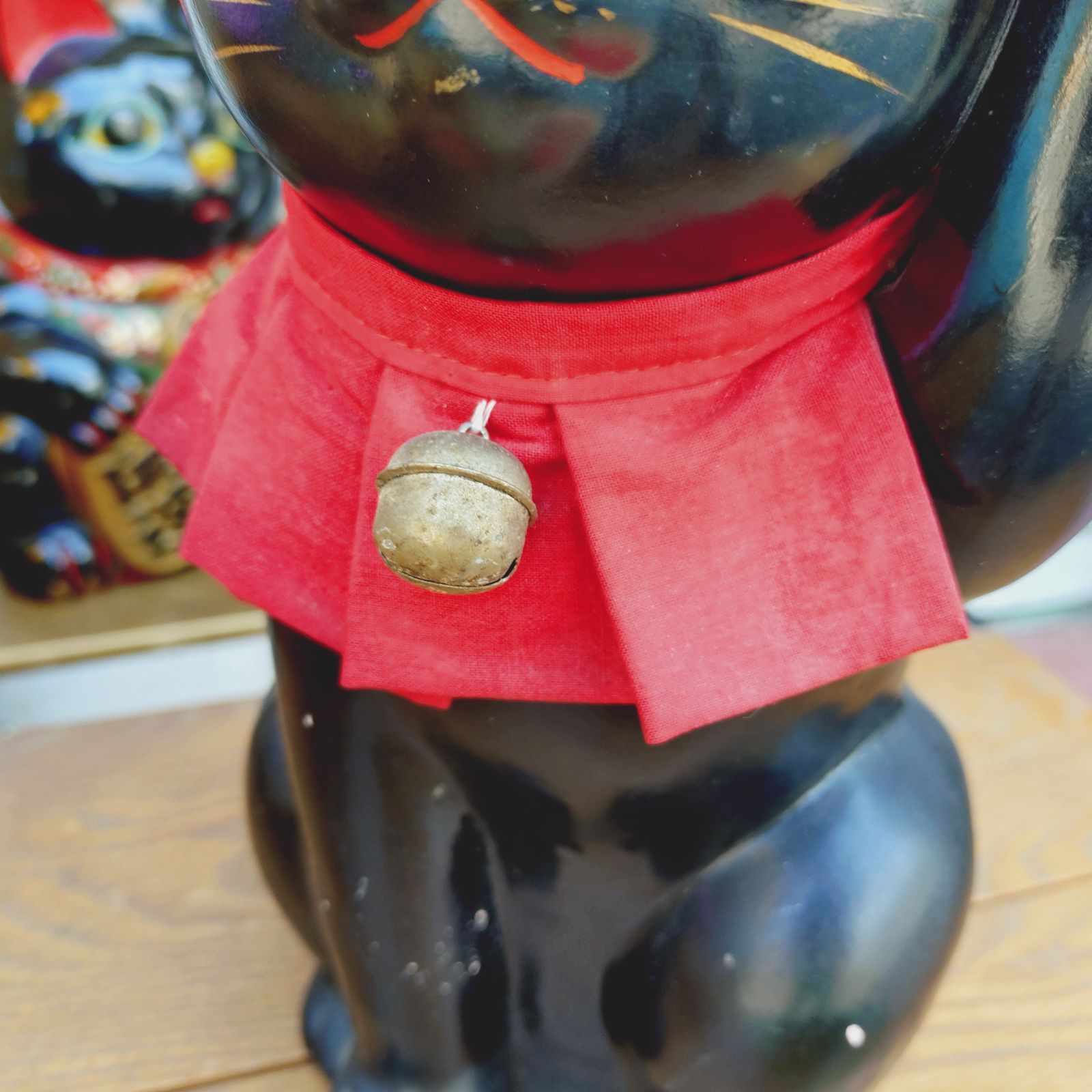 招き猫　30㌢　伏見稲荷購入　千客万来　黒左手　大福運　一尺　神社　商売　神様 招き猫 30㌢ 伏見稲荷購入 千客万来 黒左手 大福運 一尺 神社
