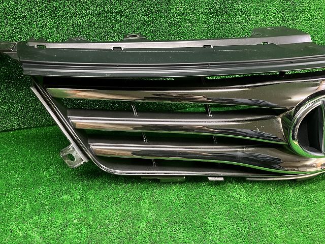 トヨタ AZE154/156 ブレイド フロントグリル 53101-12A60 241203252