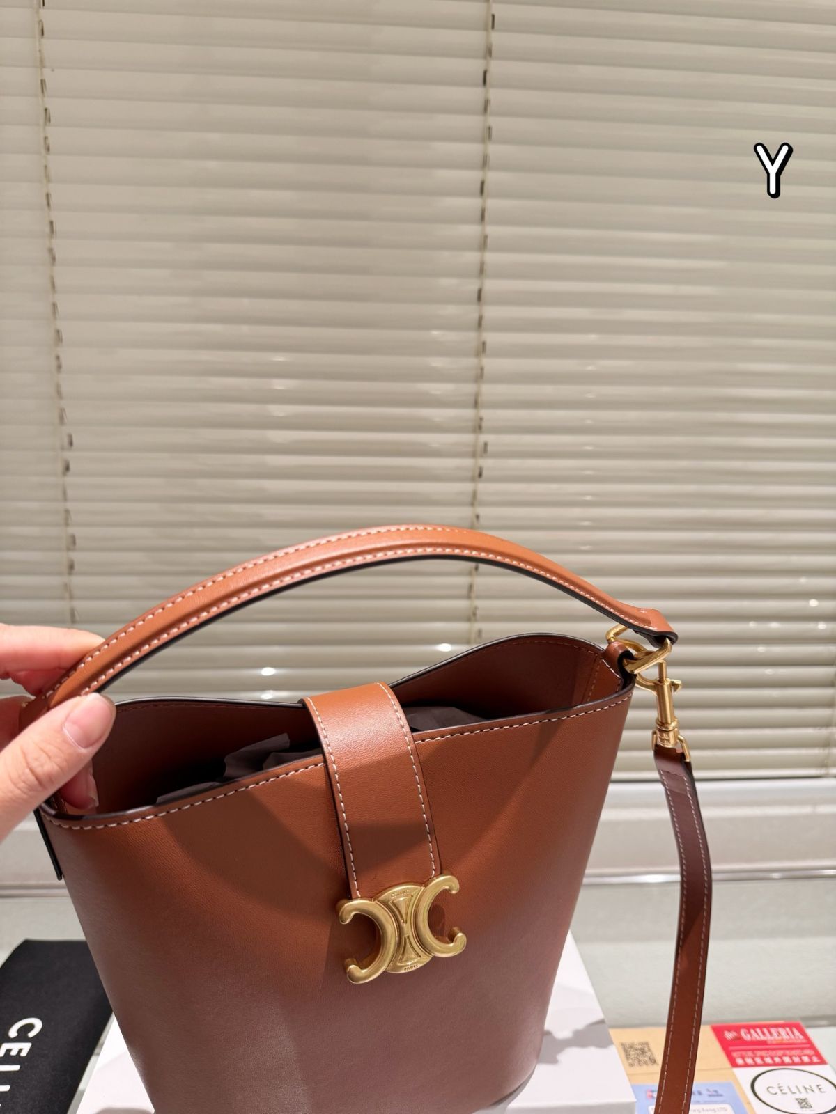 今日特価】CELINE TRIOMPHE トリオンフ バケットバッグ 24