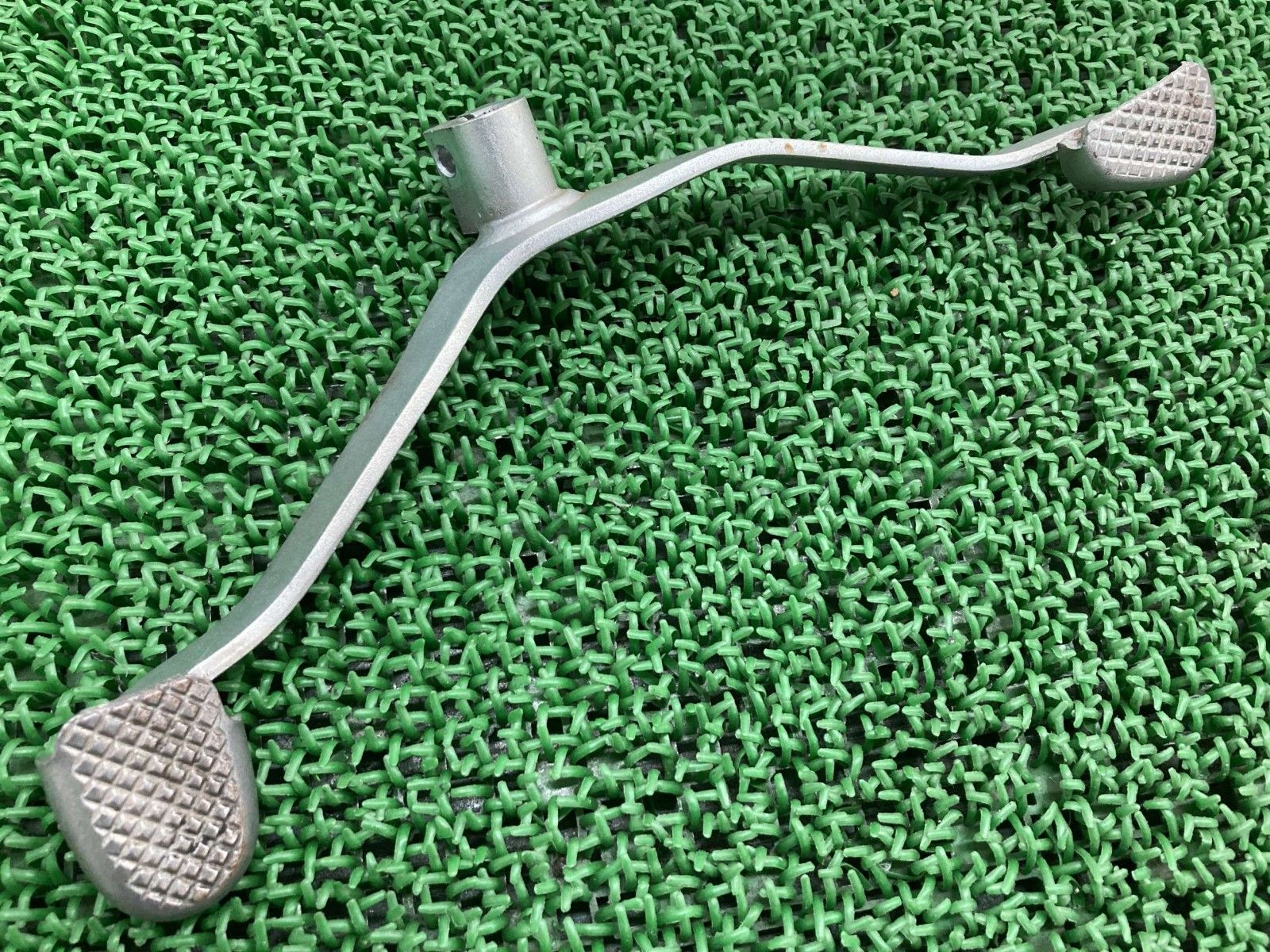 クロスカブ50 シフトペダル B218 ホンダ 純正 中古 バイク 部品 AA06 スーパーカブ110 JA10 チェンジペダル シーソーペダル Xq