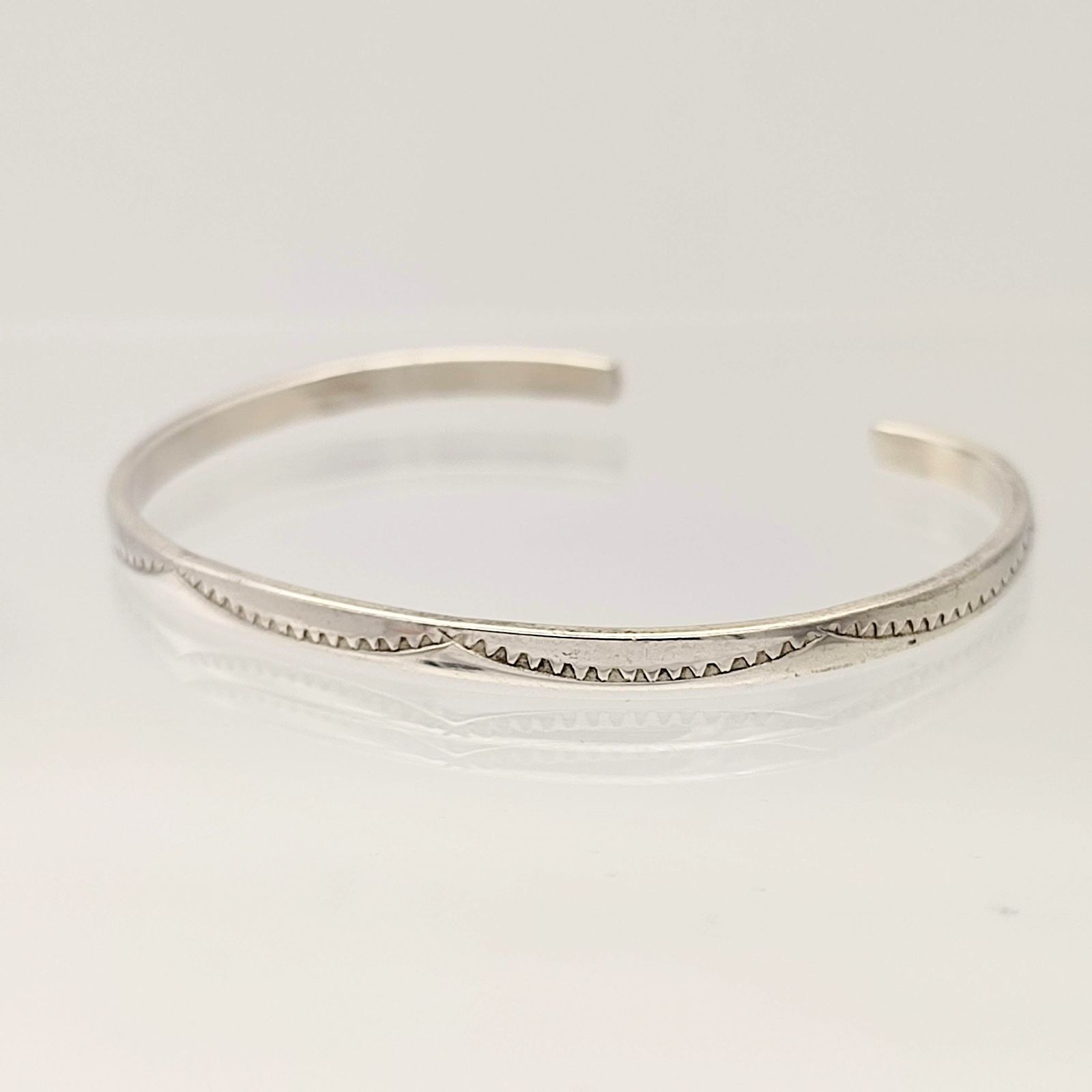 ナバホ族 シルバーバングル sterling tahe シルバー925 ナバホ族 シルバーバングル sterling tahe シルバー925 TAHE