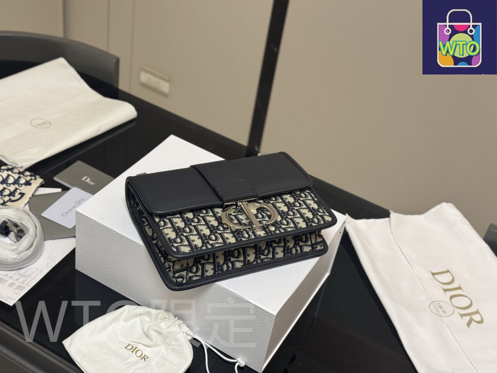 ◆コーデが上品に仕上がる◆Dior30Montaigne Avenueハンドバッグ 30 Montaigne Avenue Bag Black Box Calfskin | DIOR
