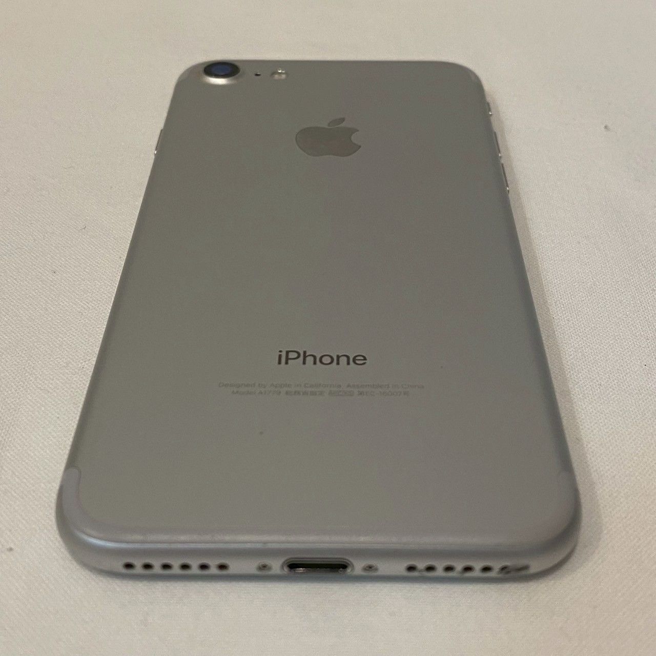 美品】iPhone/7/128GB/A1779/MNCL2J/A/シルバー/バッテリー75