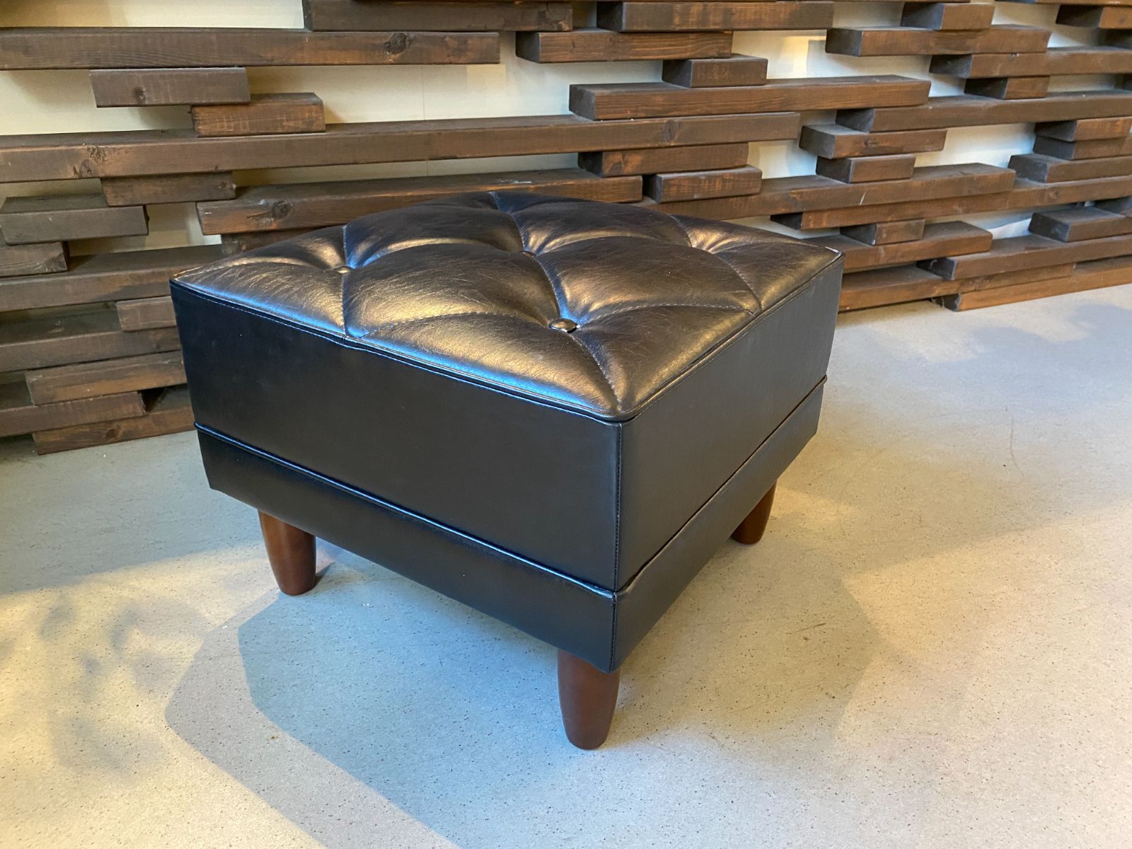 展示品□デンマーク□ボーコンセプト□総革□オットマン□スツール□高級
